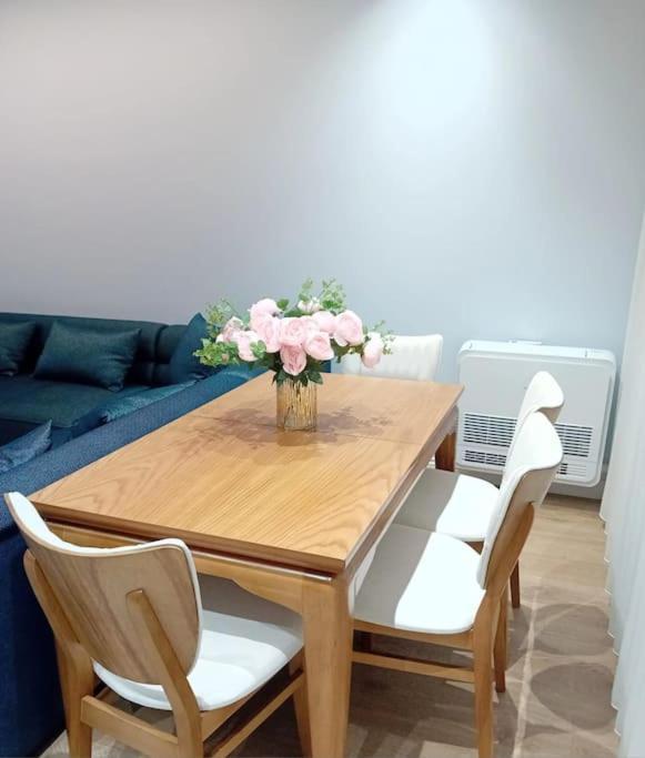 Tirana Road Blloku Area Apartment Екстериор снимка