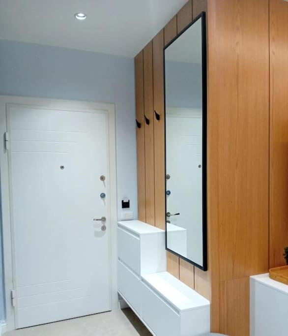 Tirana Road Blloku Area Apartment Екстериор снимка