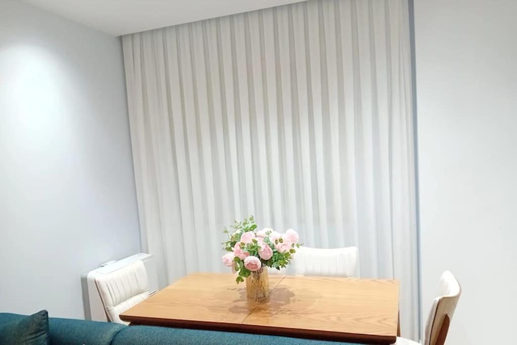 Tirana Road Blloku Area Apartment Екстериор снимка